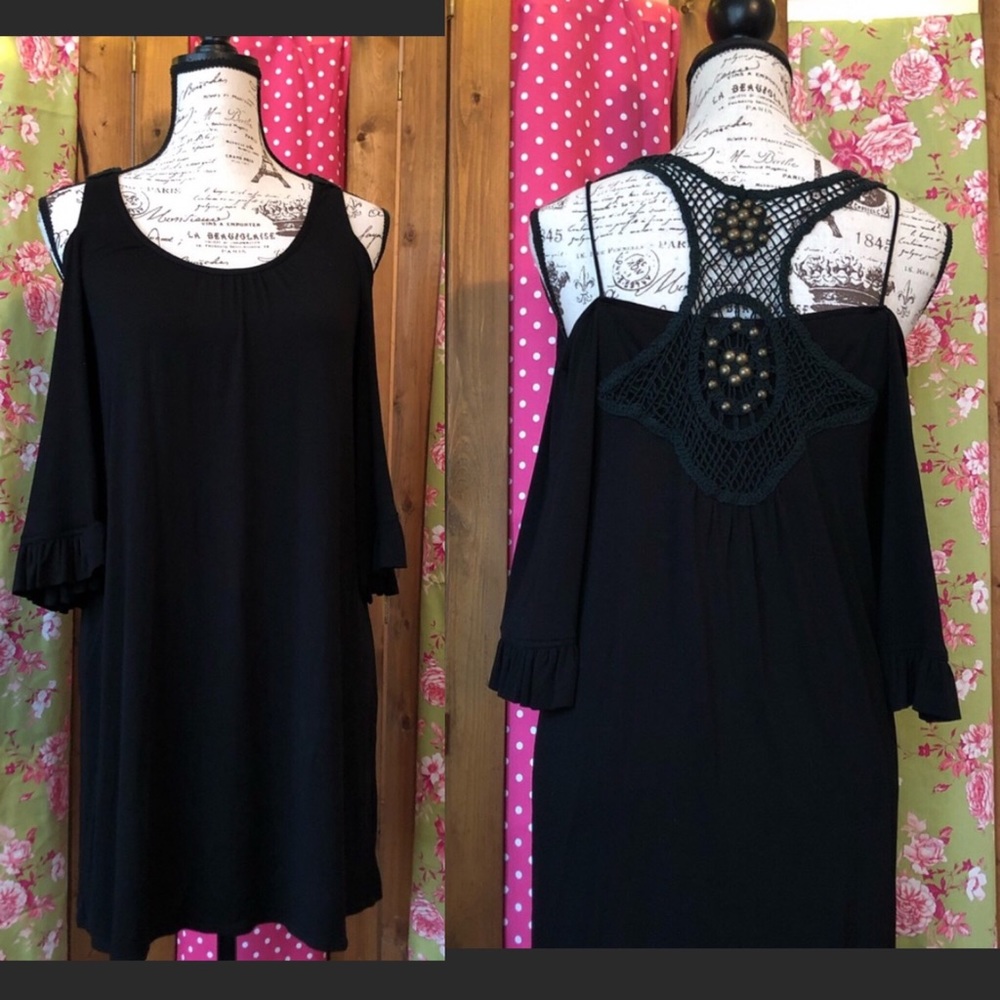 Va Va by Joy Han cold shoulder black embellished bell sleeved tunic size S NWT